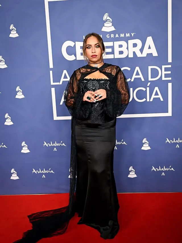 Maria Terremoto en la musica de andalucia emmy
